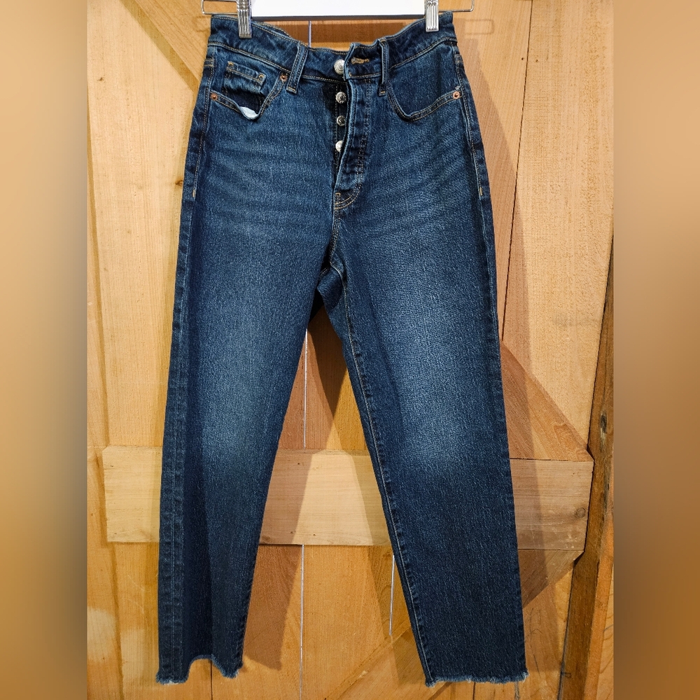 High-Rise Women's Dark Blue Jeans — Classic Straight Leg